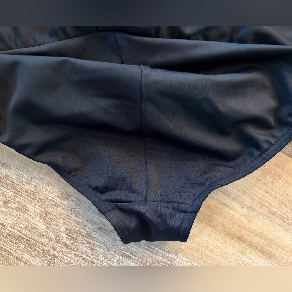 Lands' End Tankini Black and White Geometric Halter Top Skirted Swim Set, Sz 10 - Picture 11 of 15